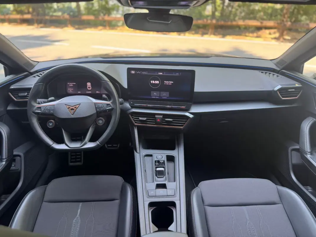 Cupra Leon 2023 - 29750 EUR, 34940 km - AUTO.MOTO.pt - 34940km - foto 16 de 20