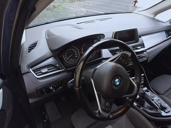BMW 216 Active Tourer 2016 — photo 3 of 7