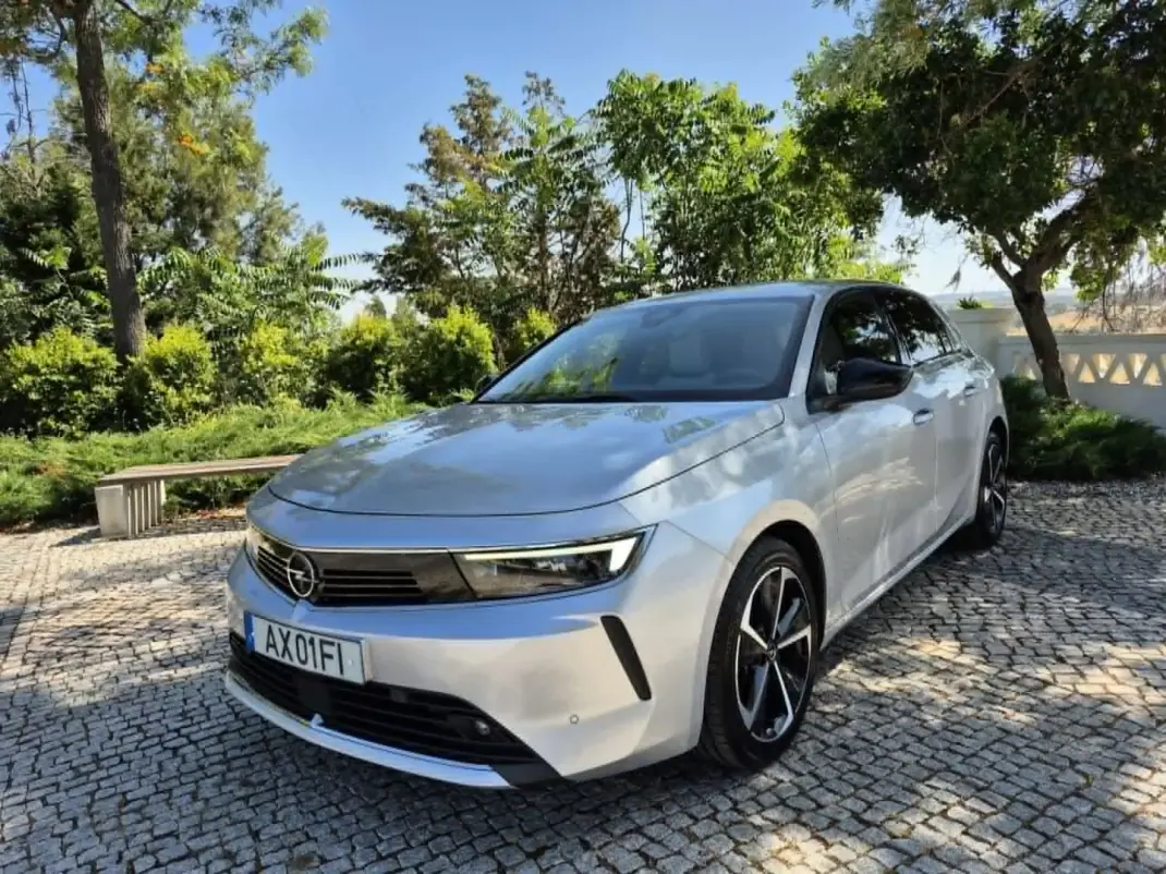 Opel Astra 2023 - 21900 EUR, 87492 km - 87492km - foto 3 de 22