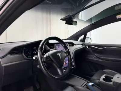 Tesla Model X 2018 - 31999 EUR, 151000 km - AUTO.MOTO.pt - 151000km - foto 22 de 23