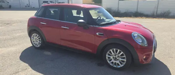 MINI One 2016 - 14900 EUR, 148000 km - AUTO.MOTO.pt - 148000km - foto 7 de 21