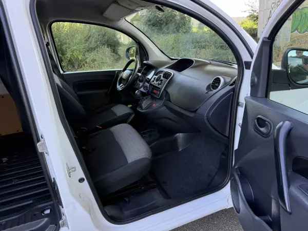 Renault Kangoo 2020 - 10560 EUR, 163000 km - AUTO.MOTO.pt - 163000km - foto 17 de 21