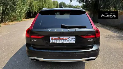 Volvo V90 Cross Country 2019 - 24900 EUR, 215000 km - AUTO.MOTO.pt - 215000km - foto 4 de 12