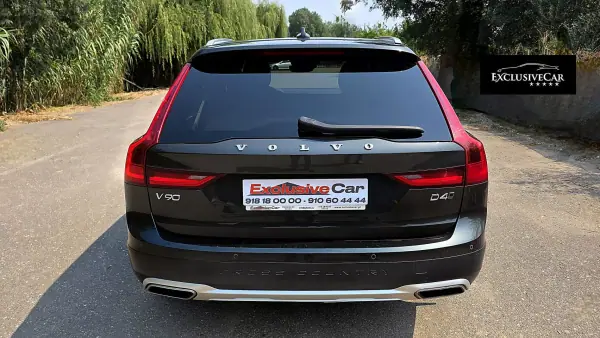 Volvo V90 Cross Country 2019 - 24900 EUR, 215000 km - AUTO.MOTO.pt - 215000km - foto 4 de 12