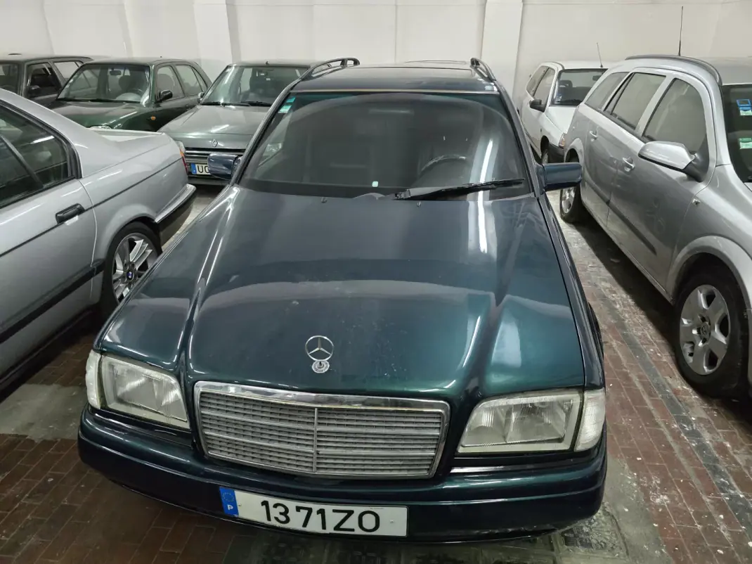 Mercedes-Benz C 250 1997 - 4500 EUR, 320000 km - AUTO.MOTO.pt - 320000km - foto 10 de 11
