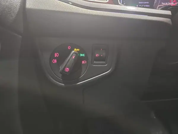 Volkswagen Polo 2018 - 14480 EUR, 138507 km - AUTO.MOTO.pt - 138507km - foto 37 de 45