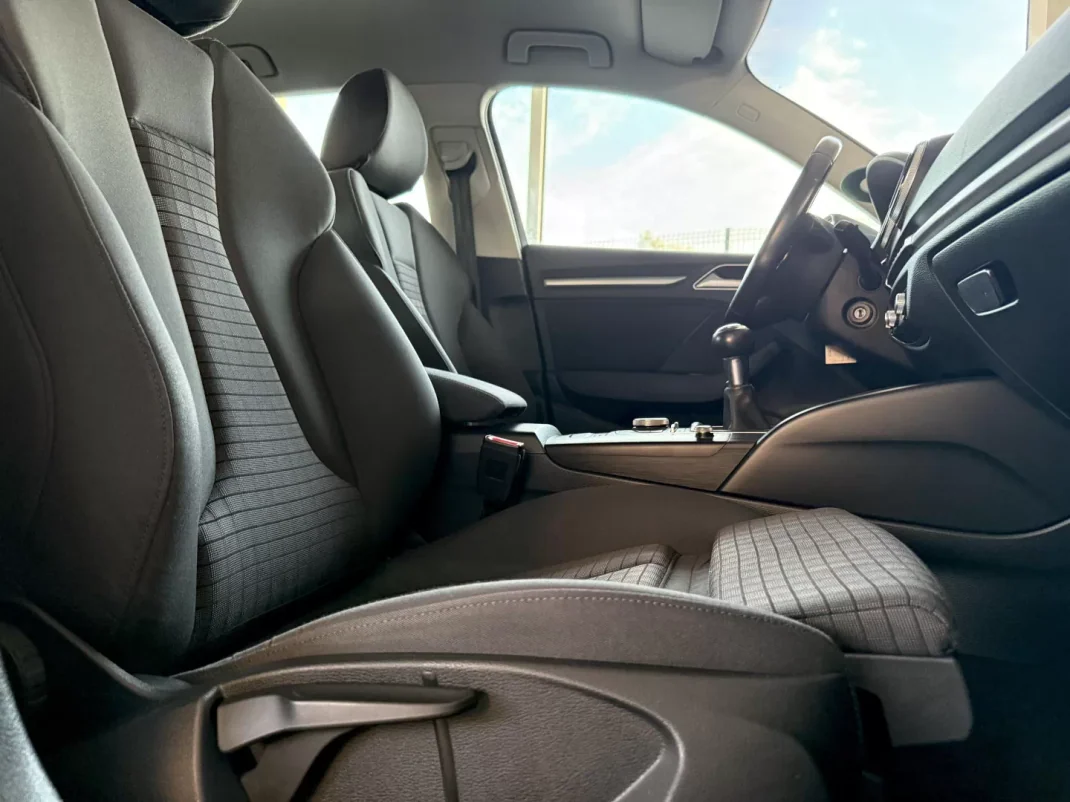 Audi A3 Sportback 2016 - 16000 EUR, 158000 km - AUTO.MOTO.pt - 158000km - foto 49 de 94