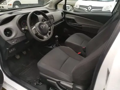 Toyota YARIS BIZZ (NLP 1.0 VVT-i 1.0) 2017 - 11000 EUR, 214000 km - AUTO.MOTO.pt - 214000km - foto 7 de 11