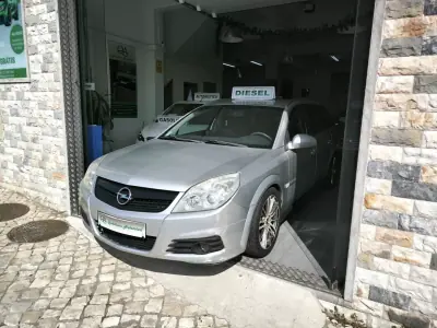 Opel Vectra Caravan 2007 - 2950 EUR, 221508 km - AUTO.MOTO.pt - 221508km - foto 9 de 14