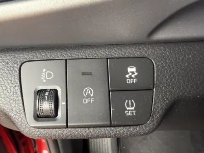 Kia Stonic 2025 - 17900 EUR, 26698 km - AUTO.MOTO.pt - 26698km - foto 15 de 17