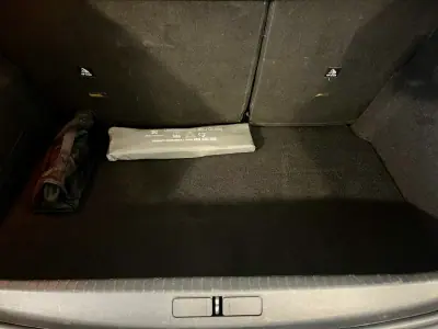 Peugeot 208 2020 - 11900 EUR, 177000 km - AUTO.MOTO.pt - 177000km - foto 27 de 28