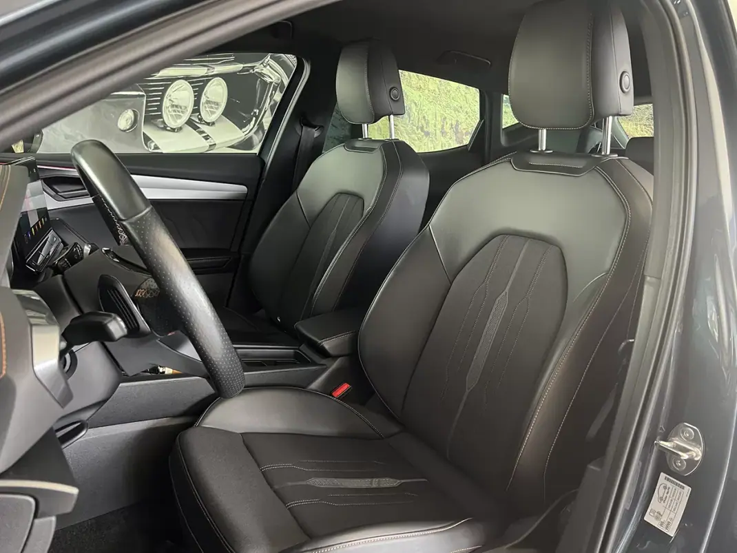 Cupra Formentor 2022 - 26900 EUR, 80652 km - AUTO.MOTO.pt - 80652km - foto 7 de 25