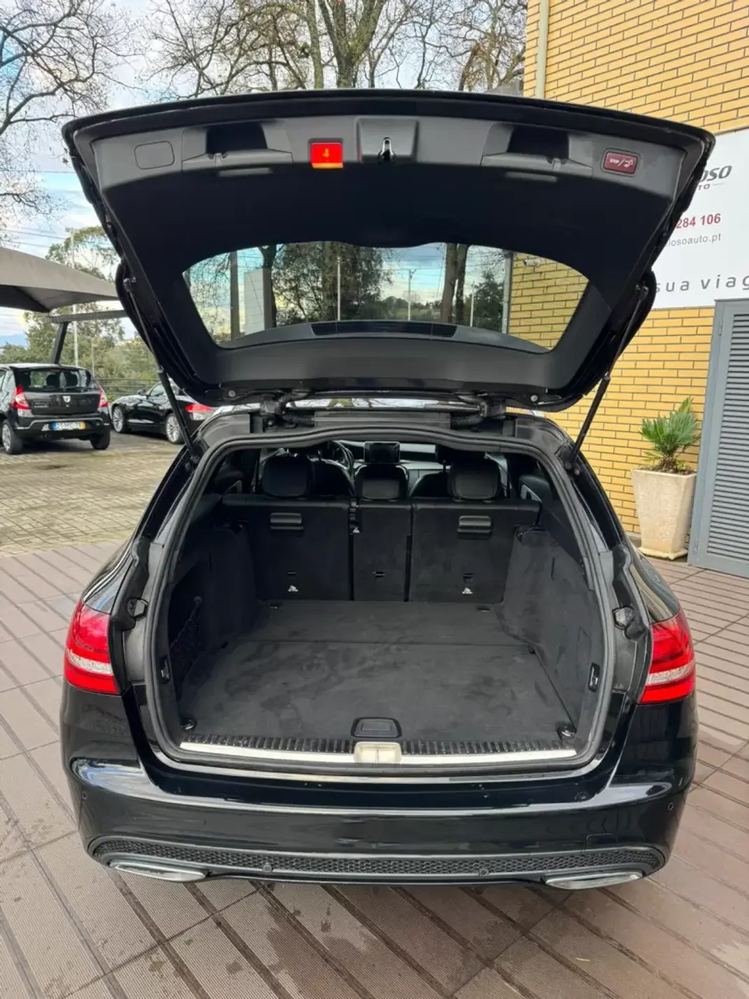 Mercedes-Benz C 200 2017 - 22500 EUR, 214300 km - AUTO.MOTO.pt - 214300km - foto 5 de 15