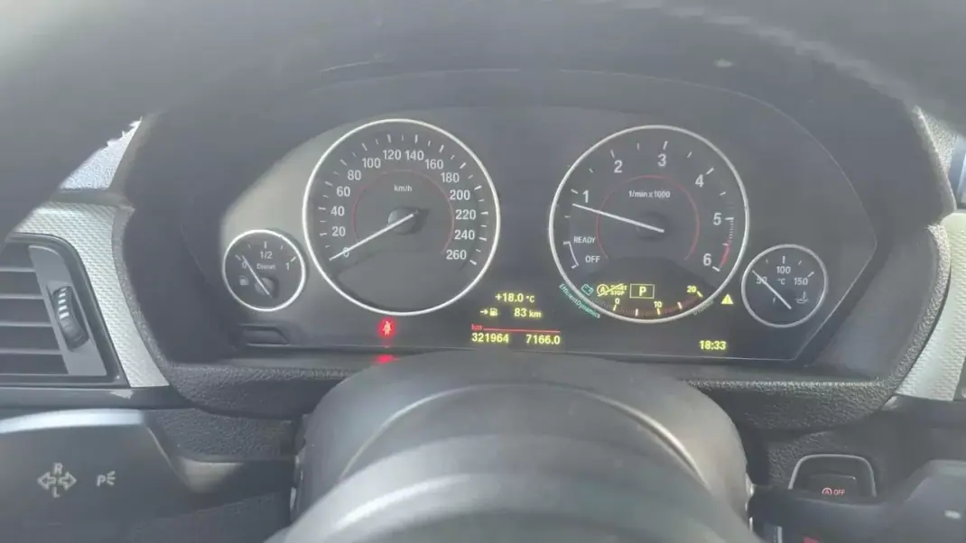 BMW 320 2015 - 17900 EUR, 321926 km - AUTO.MOTO.pt - 321926km - foto 17 de 23