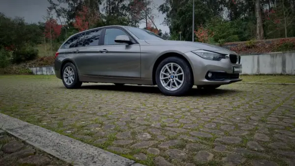 BMW 318 2017 - 22450 EUR, 147000 km - AUTO.MOTO.pt - 147000km - foto 18 de 20