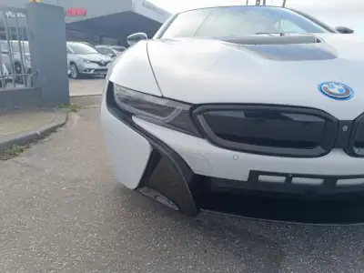 BMW i8 2016 - 71000 EUR, 140000 km - AUTO.MOTO.pt - 140000km - foto 16 de 25
