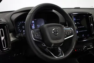 Volvo XC 40 2022 - 28990 EUR, 98750 km - AUTO.MOTO.pt - 98750km - foto 28 de 51