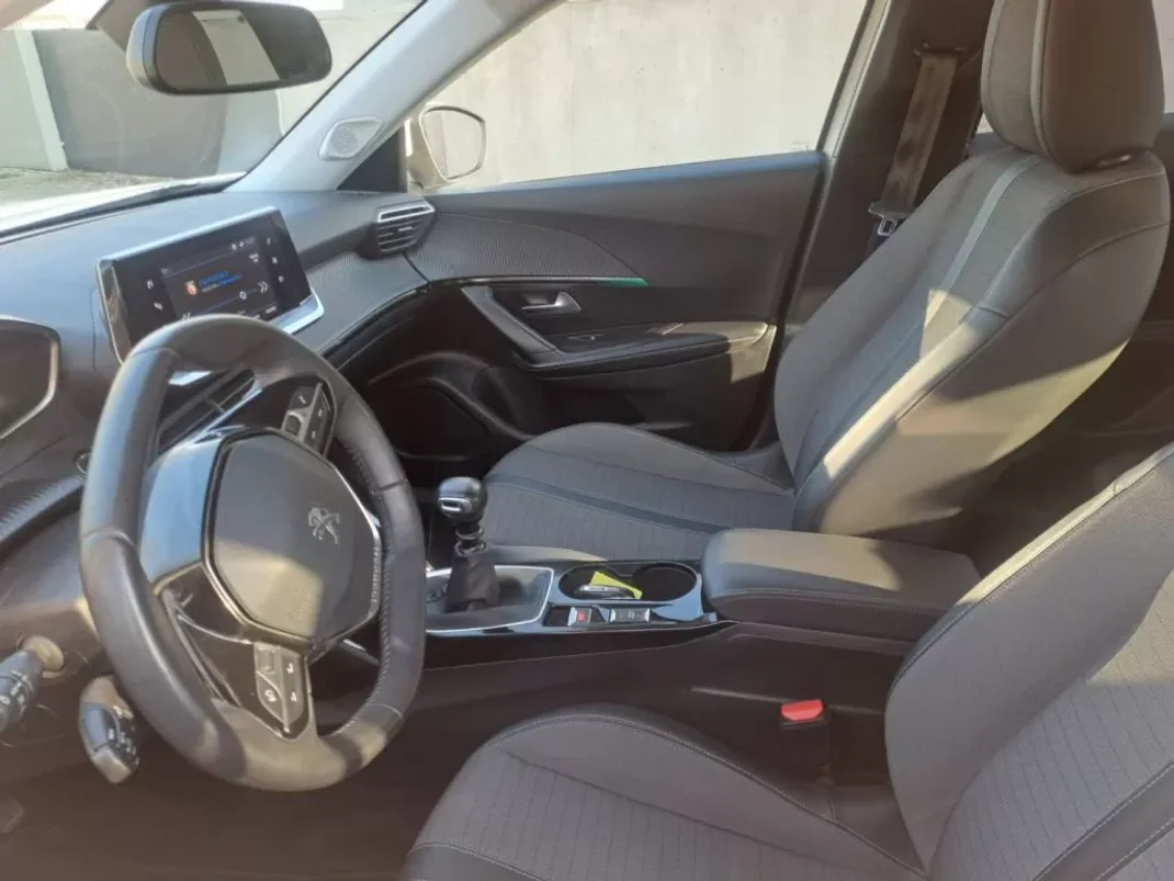 Peugeot 2008 2021 - 18500 EUR, 139000 km - AUTO.MOTO.pt - 139000km - foto 9 de 14