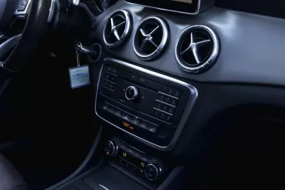 Mercedes-Benz CLA 220 2015 - 18900 EUR, 210888 km - 210888km - foto 13 de 16