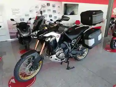 Honda CBR 1000RR 2021 - 15500 EUR, 7000 km - AUTO.MOTO.pt - 7000km - foto 2 de 6