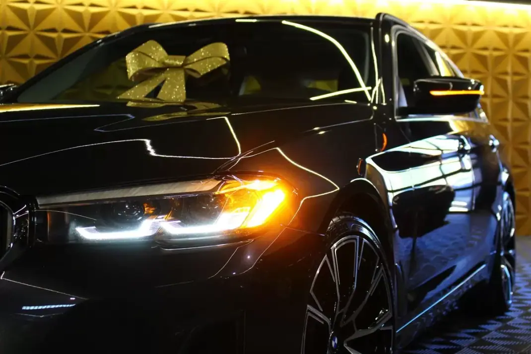 BMW 520 2023 - 29900 EUR, 165000 km - AUTO.MOTO.pt - 165000km - foto 3 de 33