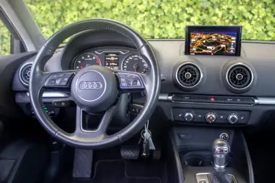 Audi A3 Sportback 2019 - 17800 EUR, 118000 km - AUTO.MOTO.pt - 118000km - foto 15 de 16