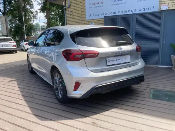 Ford Focus 2023 - 20590 EUR, 37780 km - AUTO.MOTO.pt - 37780km - foto 8 de 23