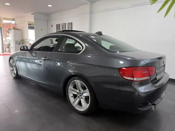 BMW 335 2007 - 22990 EUR, 159000 km - AUTO.MOTO.pt - 159000km - foto 4 de 14