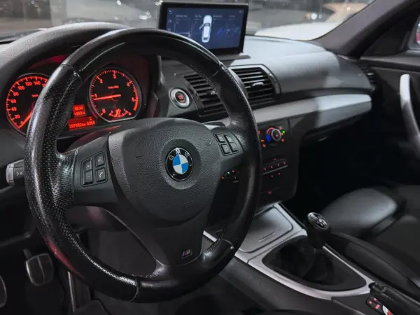 BMW 120 2011 - 14900 EUR, 207482 km - AUTO.MOTO.pt - 207482km - foto 11 de 18