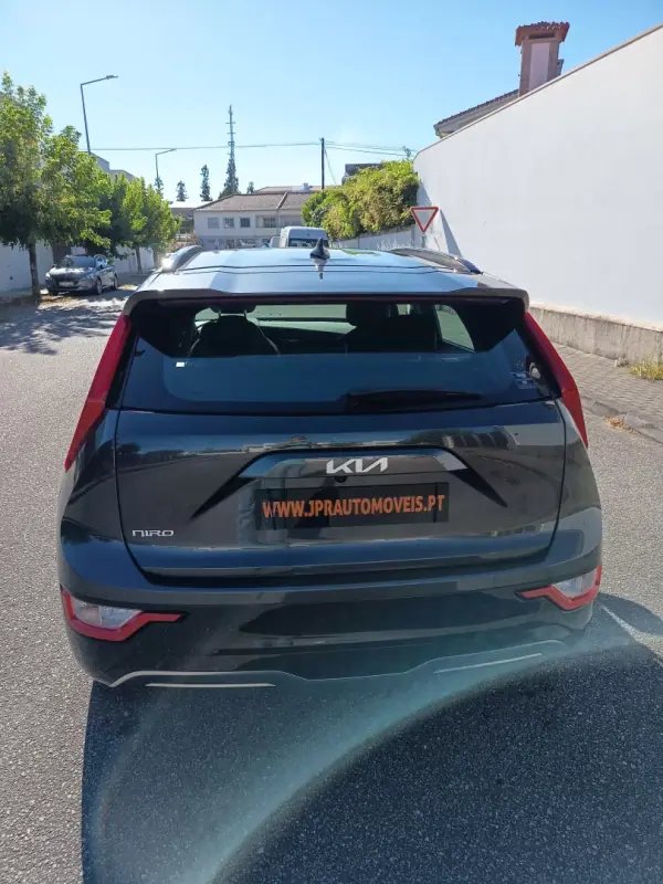 Kia Niro EV 2023 - 27990 EUR, 39700 km - AUTO.MOTO.pt - 39700km - foto 4 de 15