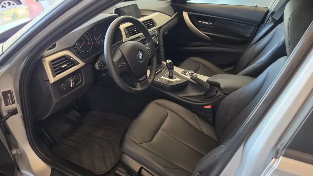 BMW 318 2017 - 17900 EUR, 165210 km - 165210km - foto 6 de 55