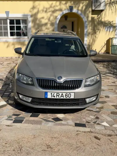 Skoda Octavia 2013 - 10990 EUR, 153882 km - AUTO.MOTO.pt - 153882km - foto 2 de 10