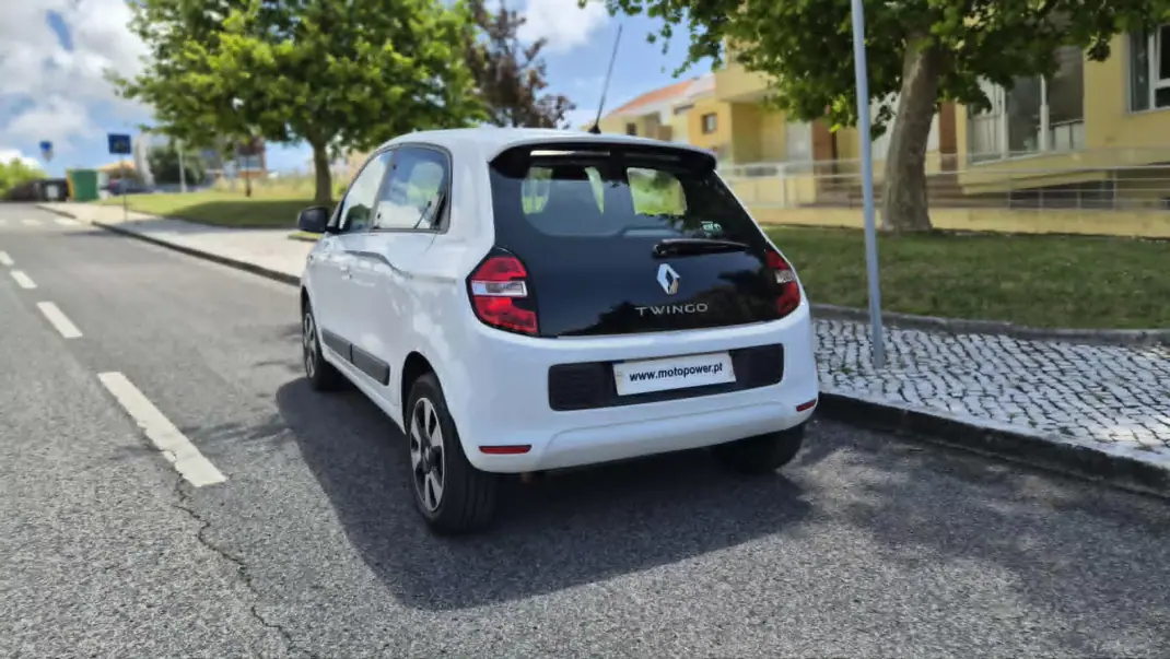 Renault Twingo 2018 - 10480 EUR, 68000 km - 68000km - foto 12 de 12