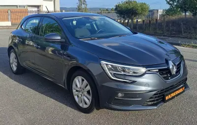 Renault Mégane 2022 - 13990 EUR, 135500 km - 135500km - foto 3 de 18