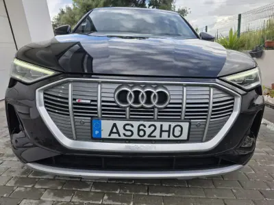 Audi e-tron 2022 - 31750 EUR, 115000 km - AUTO.MOTO.pt - 115000km - foto 27 de 73