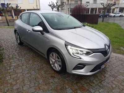 Renault Clio 2021 - 15990 EUR, 90301 km - AUTO.MOTO.pt - 90301km - foto 3 de 10