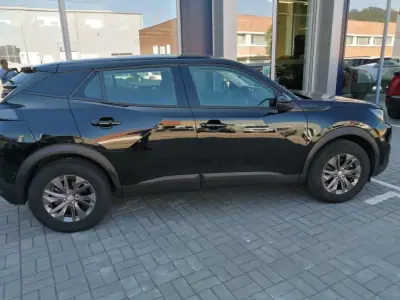 Peugeot e-2008 2021 - 27500 EUR, 28550 km - AUTO.MOTO.pt - 28550km - foto 12 de 16
