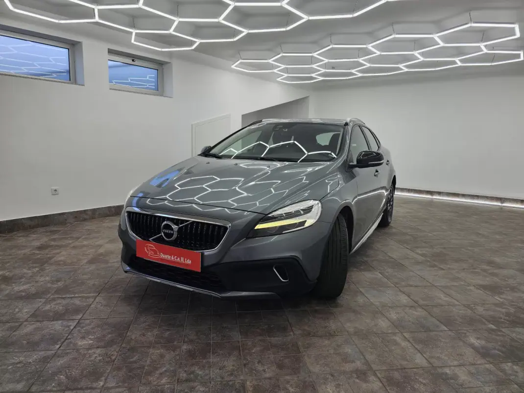 Volvo V40 Cross Country 2018 - 15000 EUR, 106816 km - 106816km - foto 5 de 40