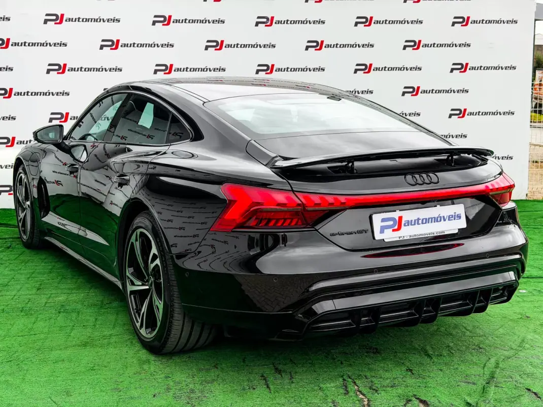Audi e-tron GT 2022 - 58500 EUR, 86000 km - 86000km - foto 15 de 36
