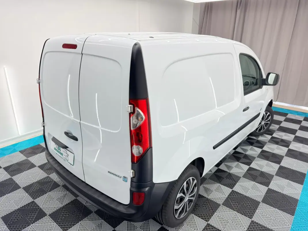 Renault Kangoo Express ZE 33 2012 - 6500 EUR, 29700 km - AUTO.MOTO.pt - 29700km - foto 8 de 14
