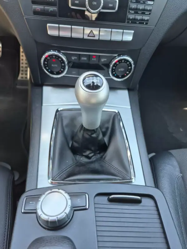 Mercedes-Benz C 220 2012 - 14900 EUR, 290081 km - AUTO.MOTO.pt - 290081km - foto 21 de 36