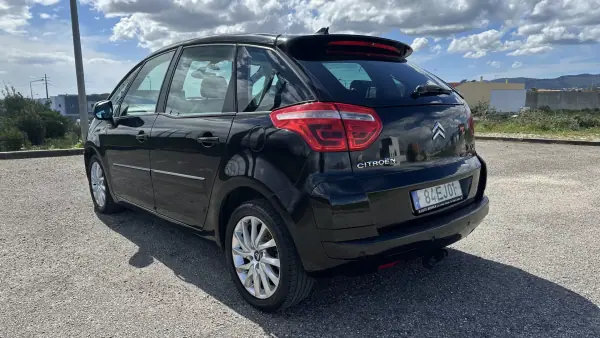 Citroën C4 Picasso 2007 - 4250 EUR, 270000 km - AUTO.MOTO.pt - 270000km - foto 8 de 16