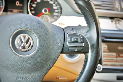 Volkswagen Passat CC 2012 - 16700 EUR, 140000 km - AUTO.MOTO.pt - 140000km - foto 28 de 40