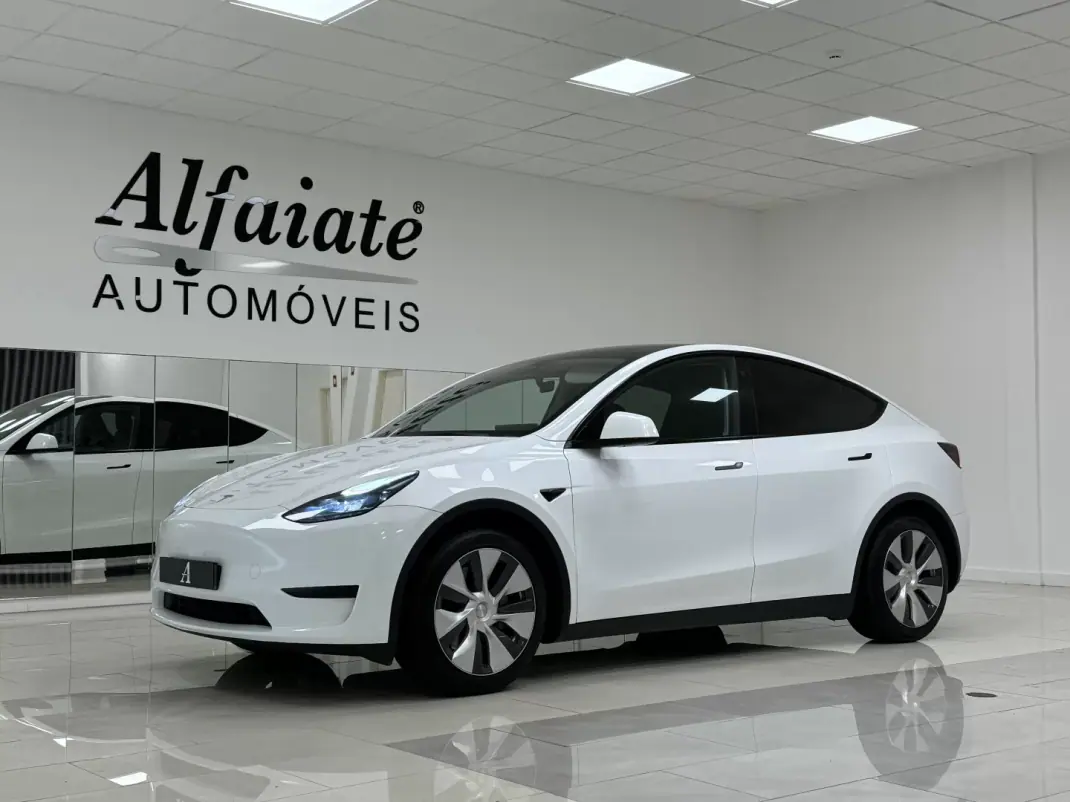 Tesla Model Y 2022 - 34890 EUR, 49800 km - AUTO.MOTO.pt - 49800km - foto 2 de 32