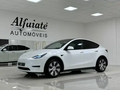 Tesla Model Y 2022 - 34890 EUR, 49800 km - AUTO.MOTO.pt - 49800km - foto 2 de 32