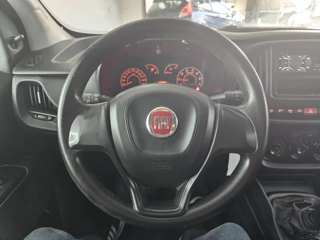 Fiat DOBLO CARGO 1.3 MULTIJET EASY 2018 - 10250 EUR, 177400 km - AUTO.MOTO.pt - 177400km - foto 25 de 26