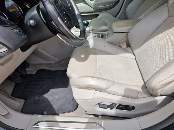 Citroën C5 2010 - 5800 EUR, 286000 km - AUTO.MOTO.pt - 286000km - foto 9 de 15