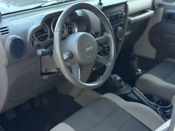 Jeep Wrangler Unlimited 2007 - 37500 EUR, 166959 km - 166959km - foto 15 de 16