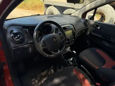 Renault Captur 2016 - 11900 EUR, 102000 km - AUTO.MOTO.pt - 102000km - foto 11 de 50