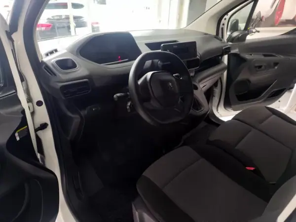 Peugeot Partner 1.6 HDI , 3 Lug. , Iva Dedutivel 2019 - 12480 EUR, 157000 km - AUTO.MOTO.pt - 157000km - foto 4 de 21